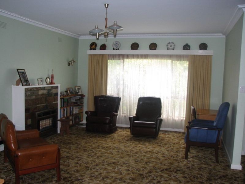 86 Hennessey Street, Moe VIC 3825