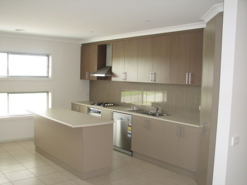 1/16 Sweetwater Place, Moe VIC 3825