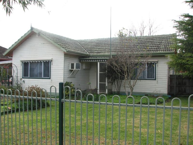 1 Wuttrich Street, Moe VIC 3825