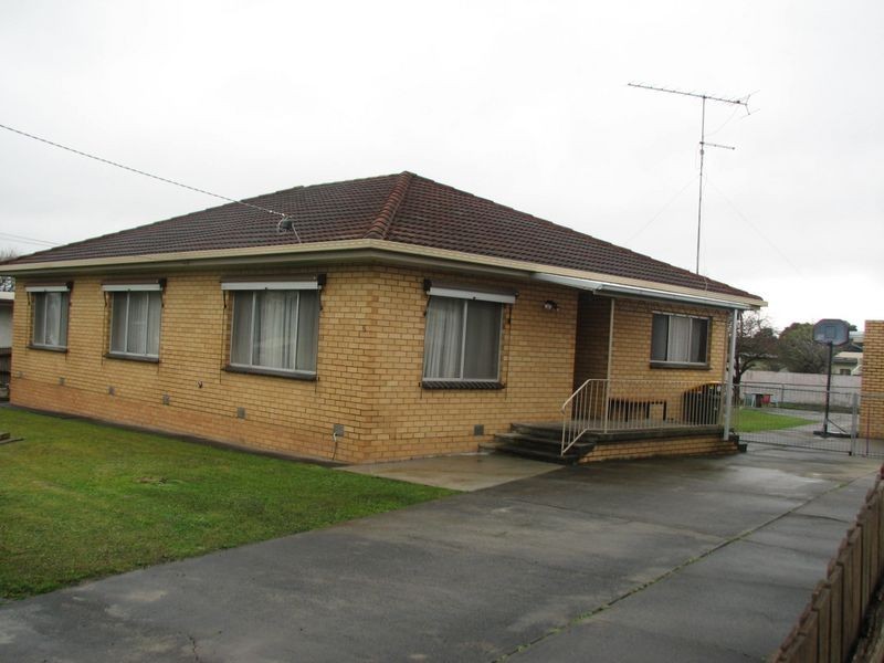 5 Robert Street, Moe VIC 3825