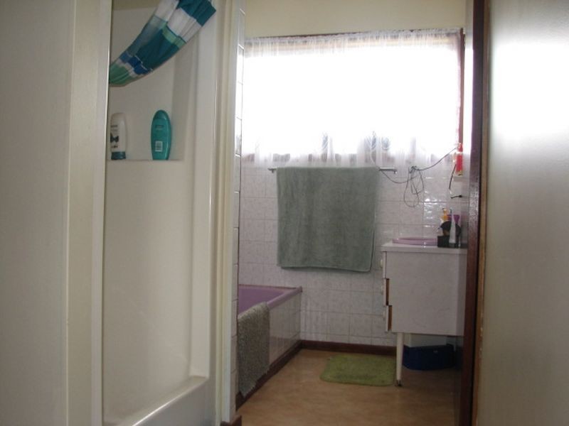 5 Robert Street, Moe VIC 3825