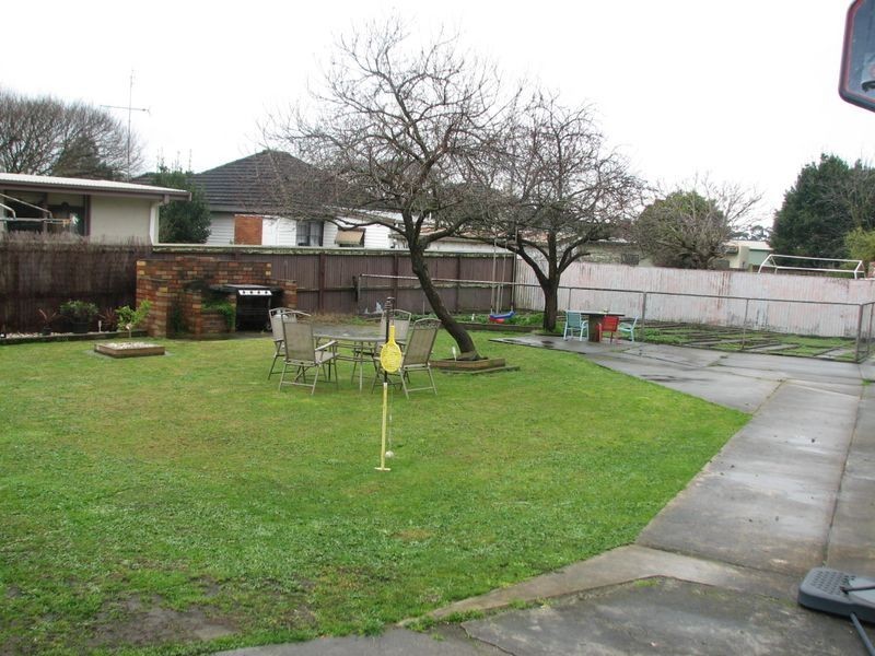 5 Robert Street, Moe VIC 3825