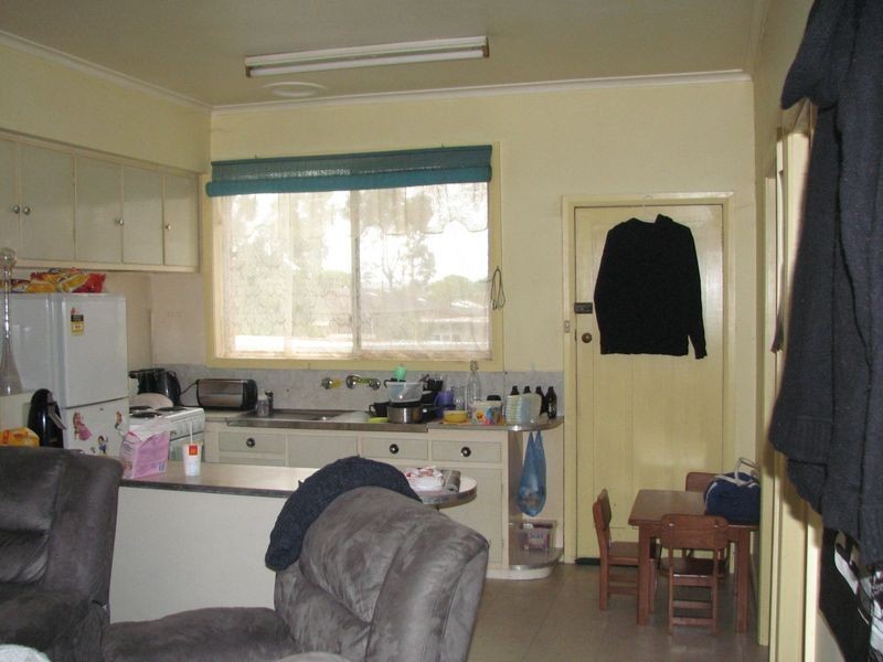 2/62 Shanahan Parade, Newborough VIC 3825