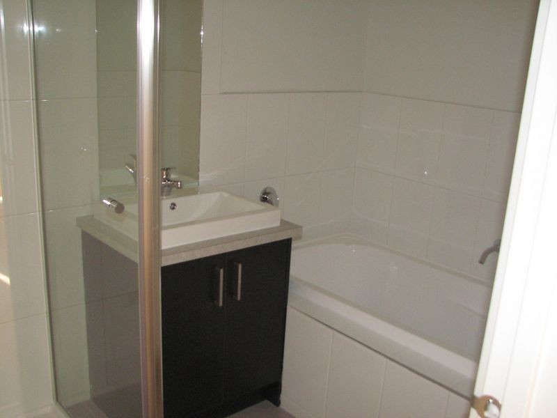 1A Sweetwater Place, Moe VIC 3825