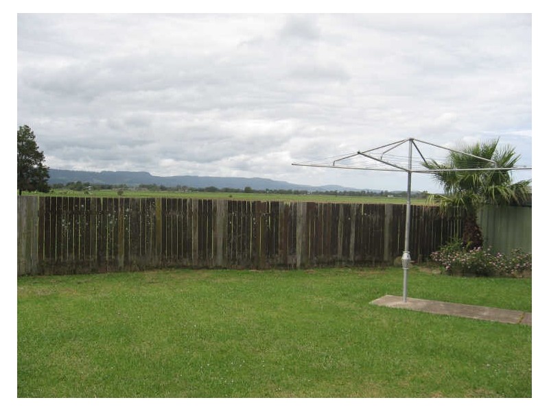 27 Amalfi Crescent, Nowra NSW 2541