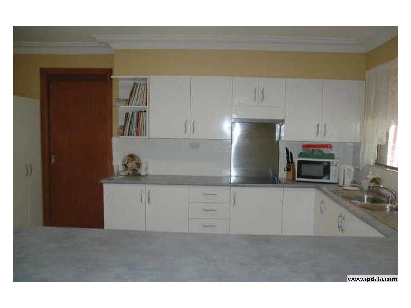 11 Dobbie Close, West Nowra NSW 2541