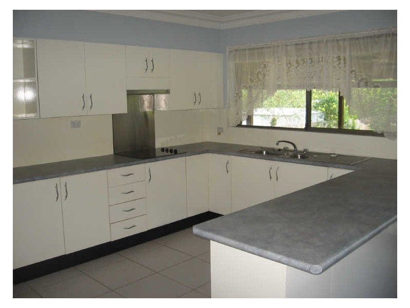 11 Dobbie Close, West Nowra NSW 2541