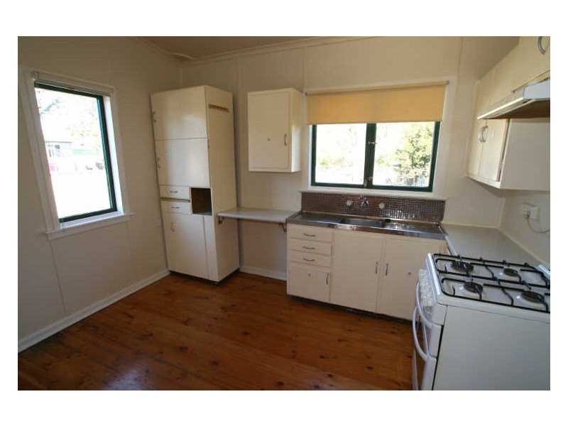 12 Quiberon Street, Nowra NSW 2541