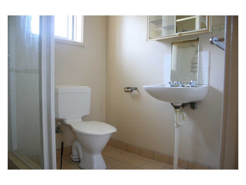 2/430 Princes Highway, Bomaderry NSW 2541