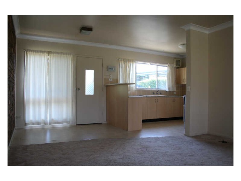 2/430 Princes Highway, Bomaderry NSW 2541