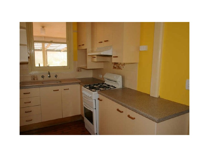 15 Oliver St, Nowra NSW 2541