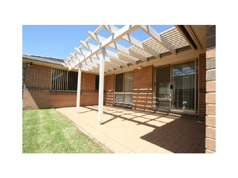 10 Illawarra Circuit, Worrigee NSW 2540