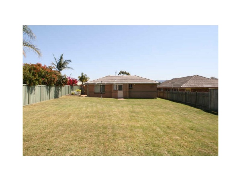 10 Illawarra Circuit, Worrigee NSW 2540
