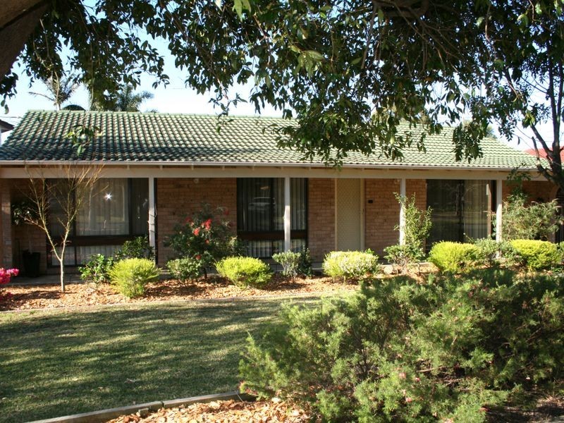 20 Caroola Pde, North Nowra NSW 2541