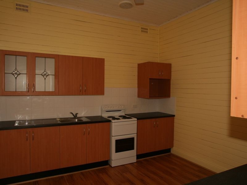 55 Osborne Street, Nowra NSW 2541