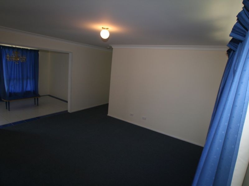 17 Riveroak Street, Worrigee NSW 2540