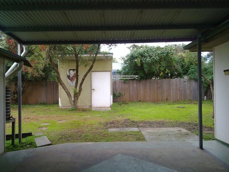 10 Knapp Ave, Nowra NSW 2541