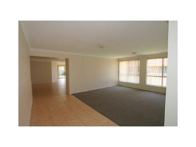 51 St James Crescent, Worrigee NSW 2540