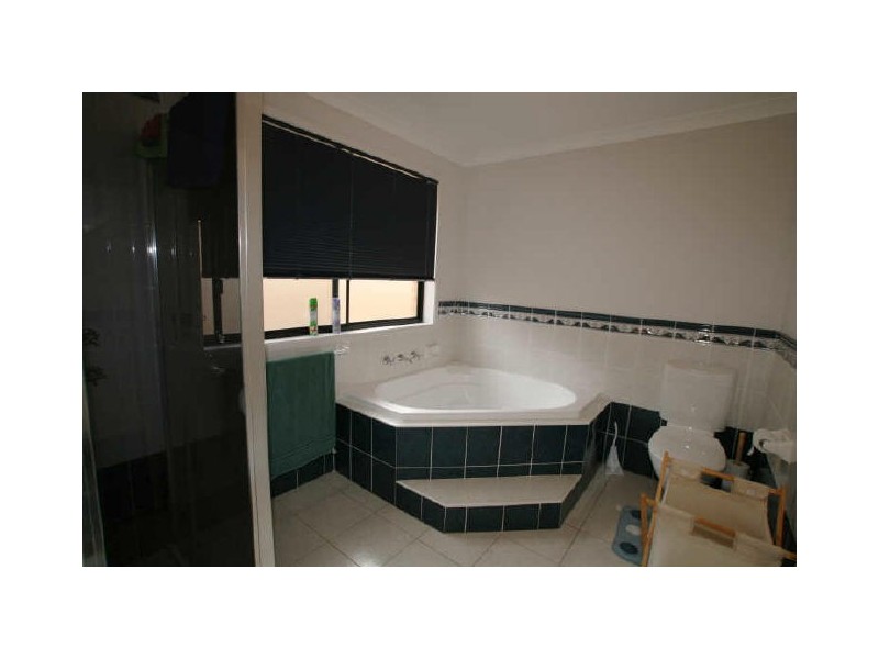 15 Carrington Park Drive, Worrigee NSW 2540