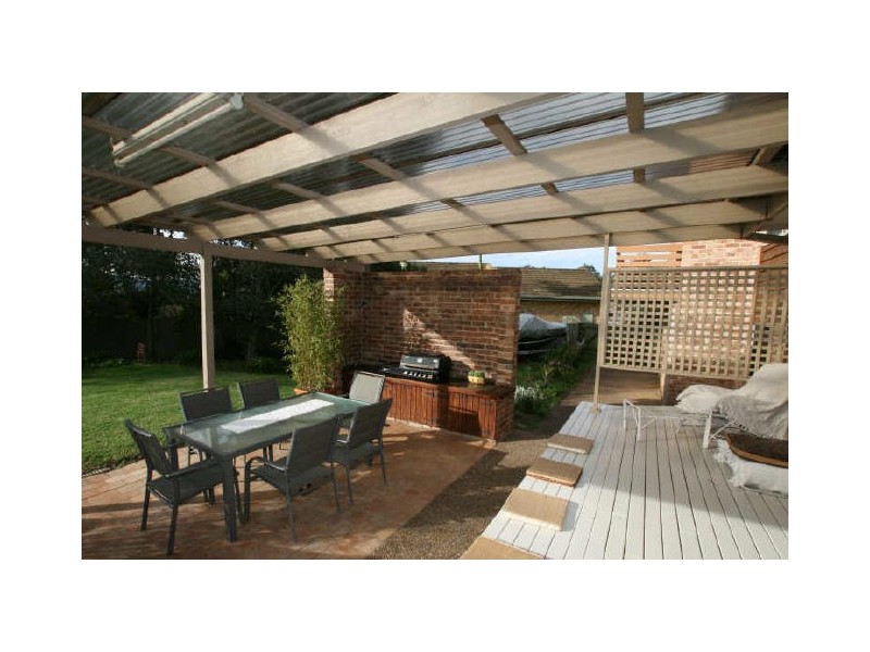 12 Chestnut Avenue, Bomaderry NSW 2541
