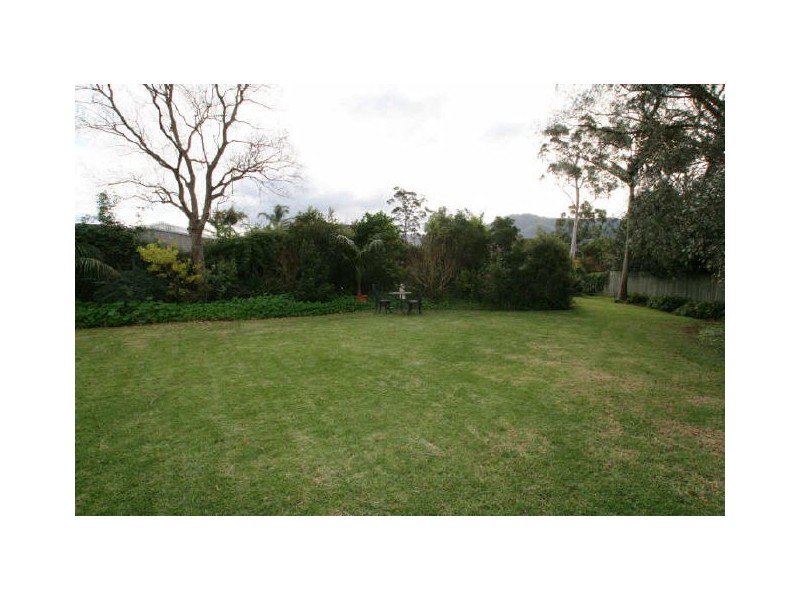 12 Chestnut Avenue, Bomaderry NSW 2541