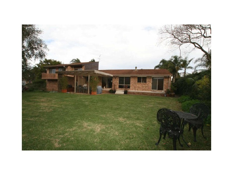 12 Chestnut Avenue, Bomaderry NSW 2541
