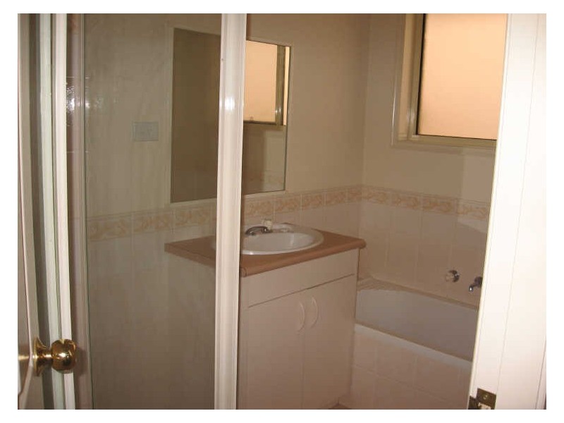 3/67 Brinawarr St, Bomaderry NSW 2541