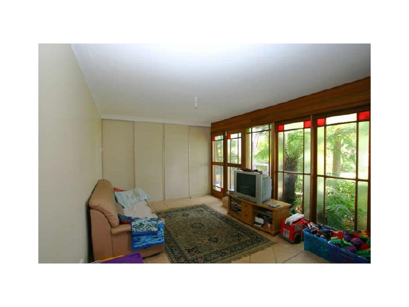8 Ray Street, Sussex Inlet NSW 2540