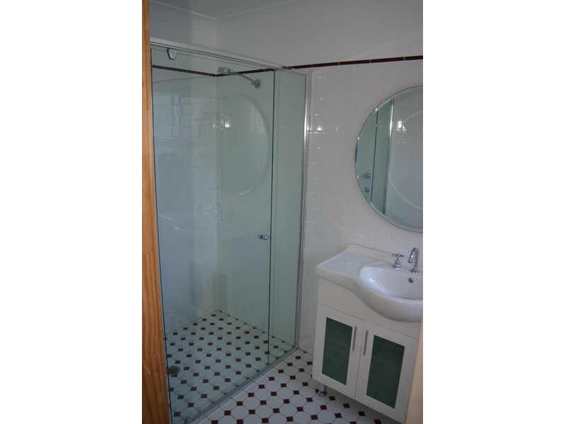 8 Ray Street, Sussex Inlet NSW 2540