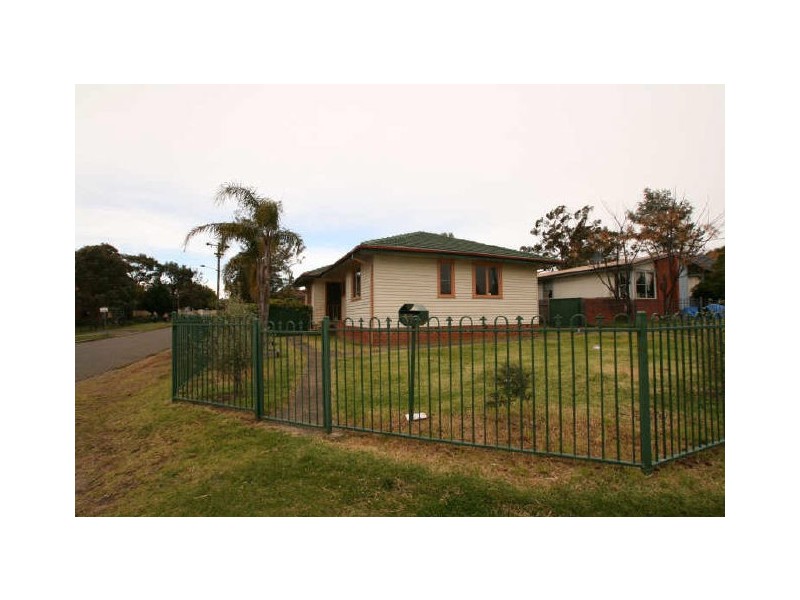 22 McKay Street, Nowra NSW 2541