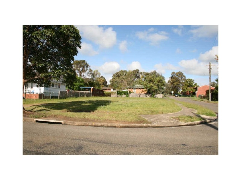 18 McKay Street, Nowra NSW 2541