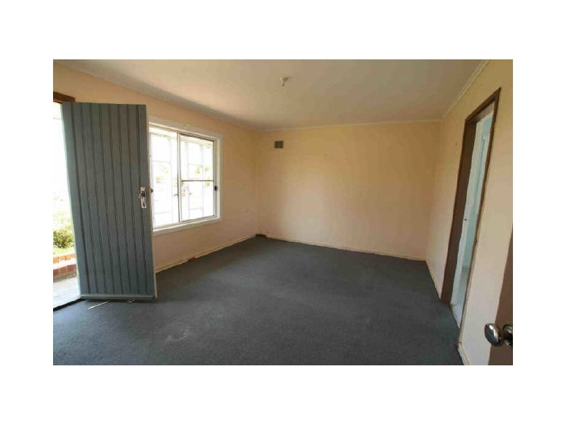 30 Ritchie Street, Bomaderry NSW 2541