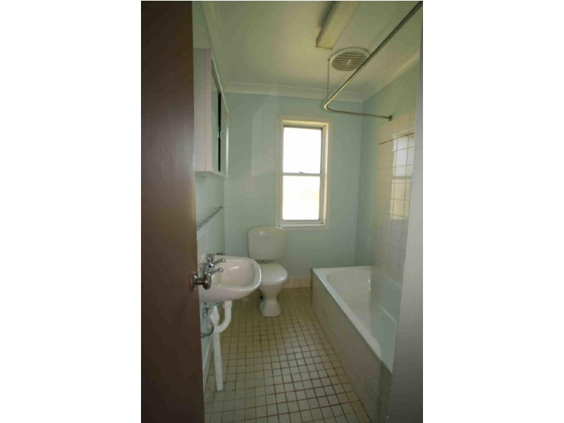 30 Ritchie Street, Bomaderry NSW 2541