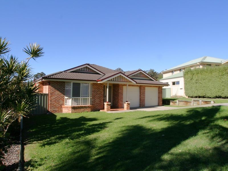 8 Wisteria Place, Bomaderry NSW 2541