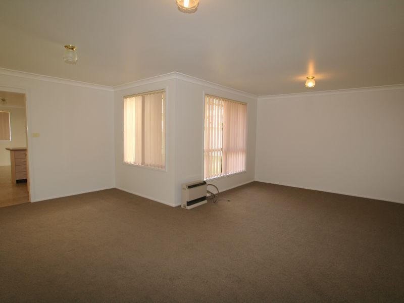 8 Wisteria Place, Bomaderry NSW 2541