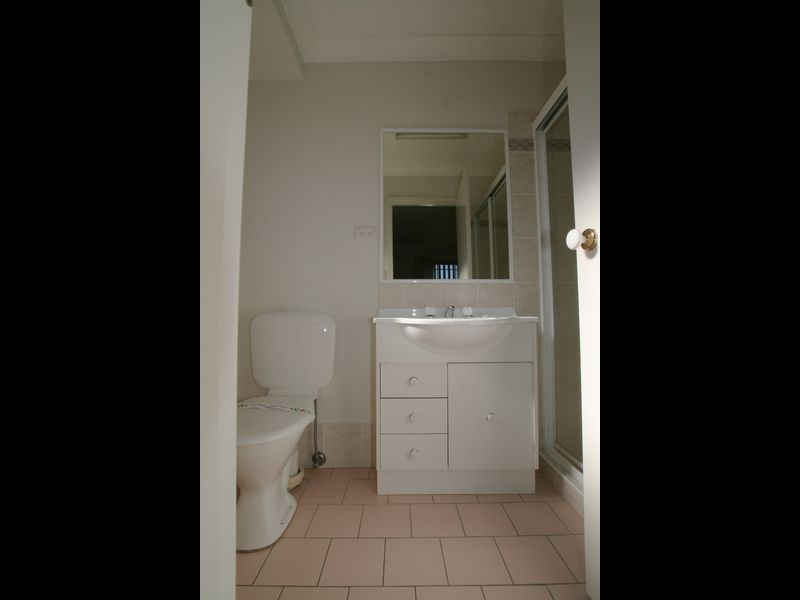 8 Wisteria Place, Bomaderry NSW 2541