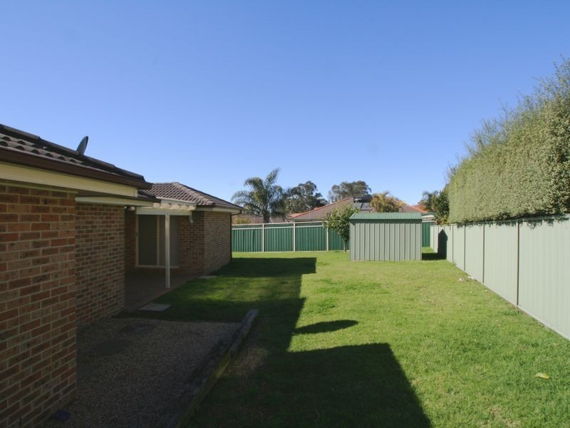 8 Wisteria Place, Bomaderry NSW 2541