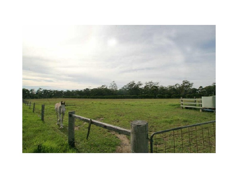 25 Jannung Lane, Wandandian NSW 2540