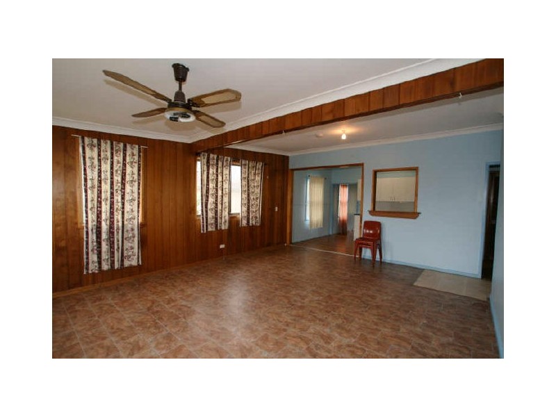 105 Moss Street, Nowra NSW 2541