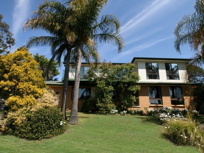 26 Yeovil Drive, Bomaderry NSW 2541