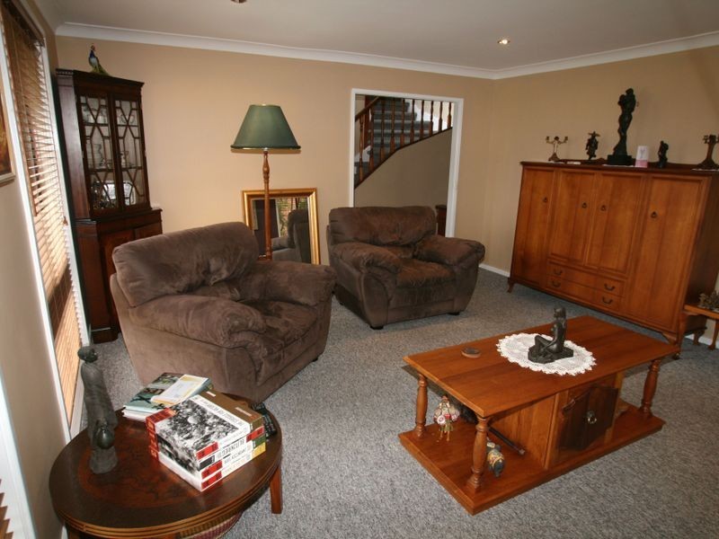 26 Yeovil Drive, Bomaderry NSW 2541