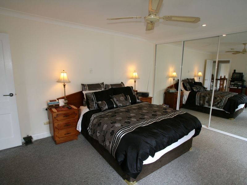 26 Yeovil Drive, Bomaderry NSW 2541