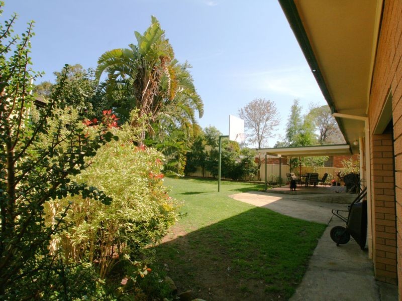 26 Yeovil Drive, Bomaderry NSW 2541