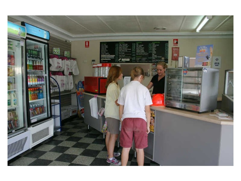 Cnr Kinghorne St & St Anns St, Nowra NSW 2541