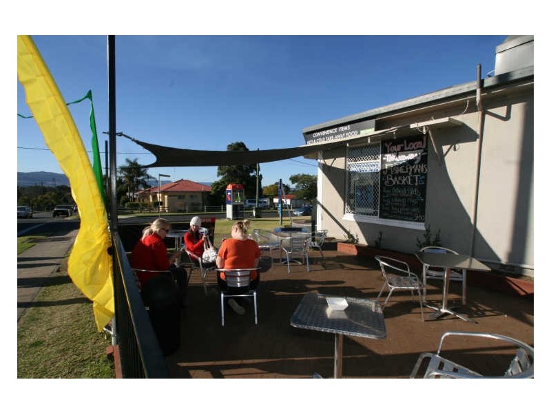 Cnr Kinghorne St & St Anns St, Nowra NSW 2541