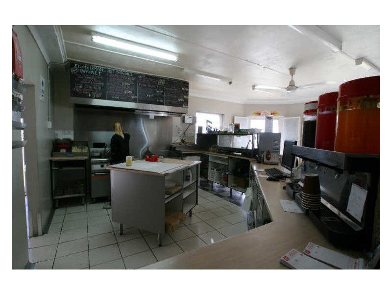 Cnr Kinghorne St & St Anns St, Nowra NSW 2541