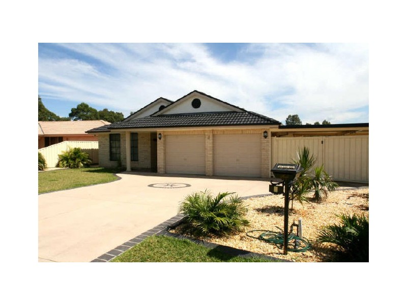 8 Kardella Avenue, Nowra NSW 2541