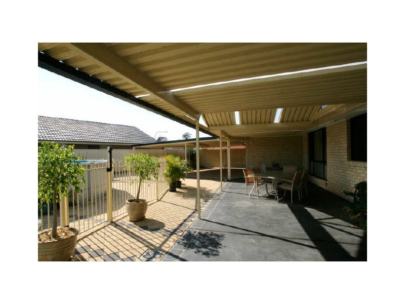 8 Kardella Avenue, Nowra NSW 2541