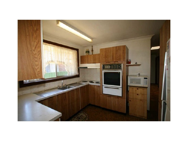 48 Oval Drive, Shoalhaven Heads NSW 2535