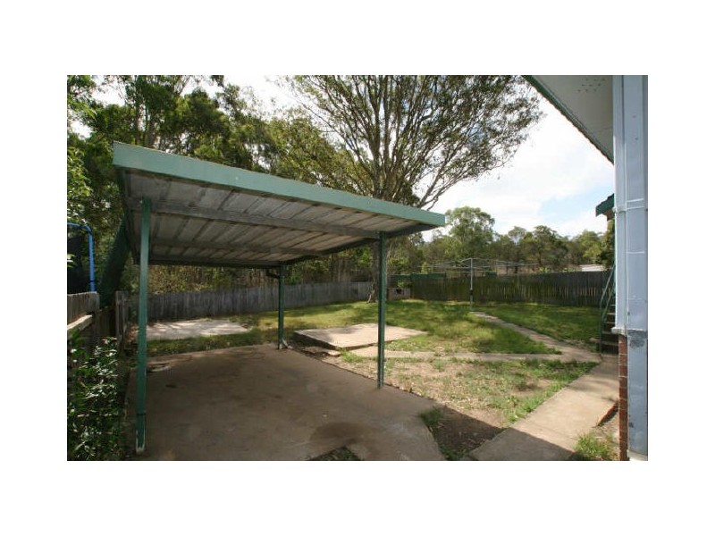 17 Queenborough Street, Nowra NSW 2541